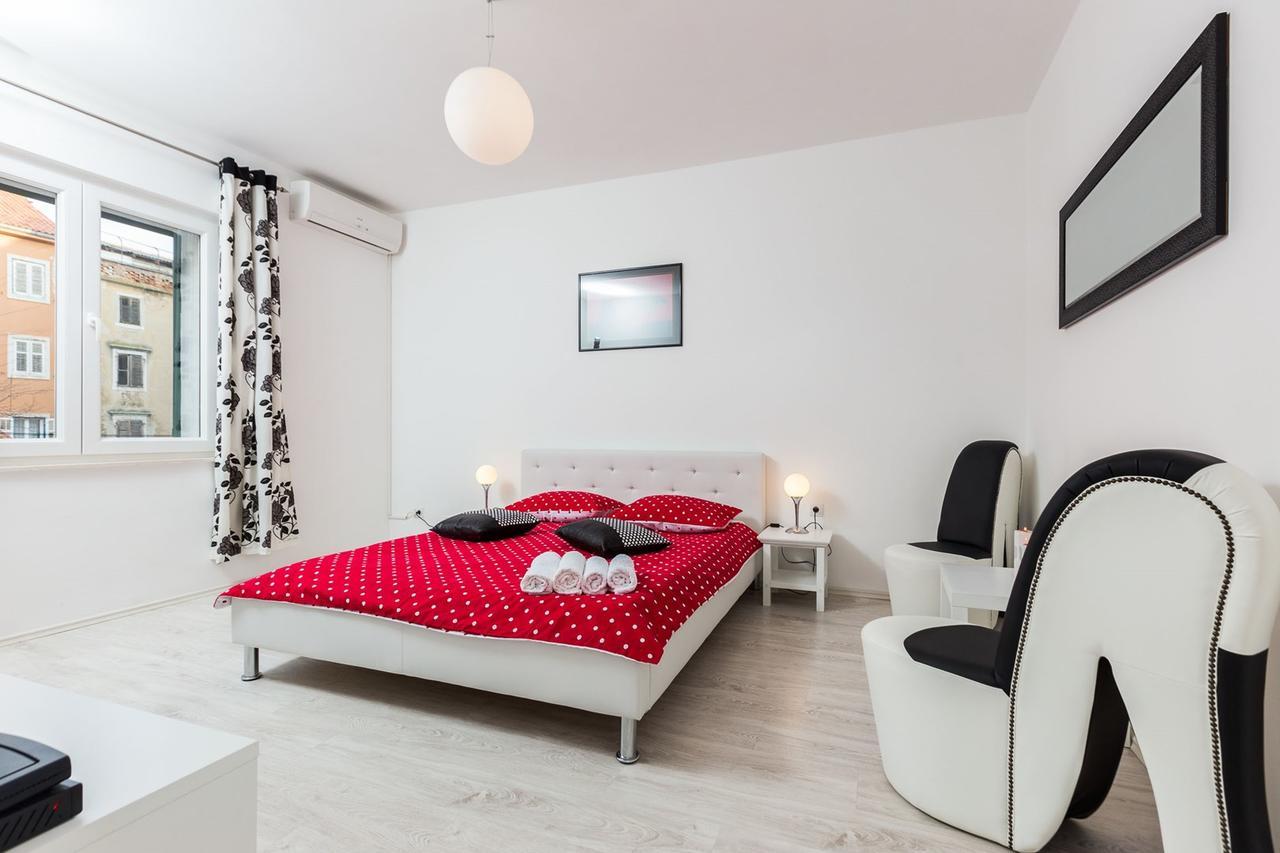 Fifi Apartment W. Parking In Old Town Zadar Extérieur photo