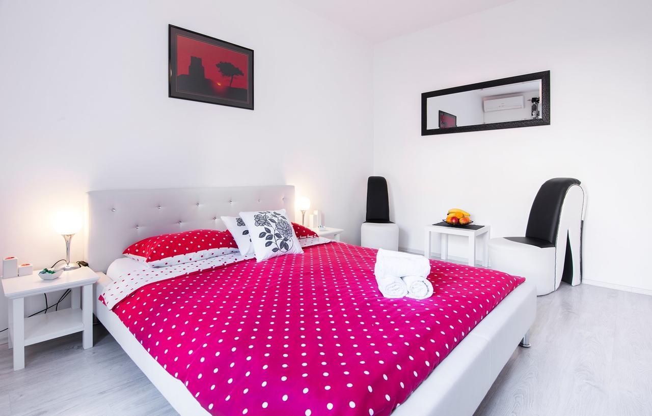 Fifi Apartment W. Parking In Old Town Zadar Extérieur photo