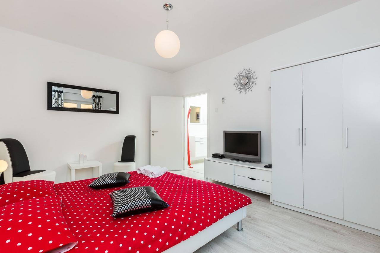 Fifi Apartment W. Parking In Old Town Zadar Extérieur photo