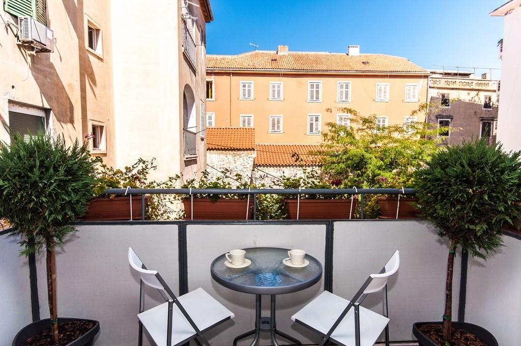 Fifi Apartment W. Parking In Old Town Zadar Extérieur photo
