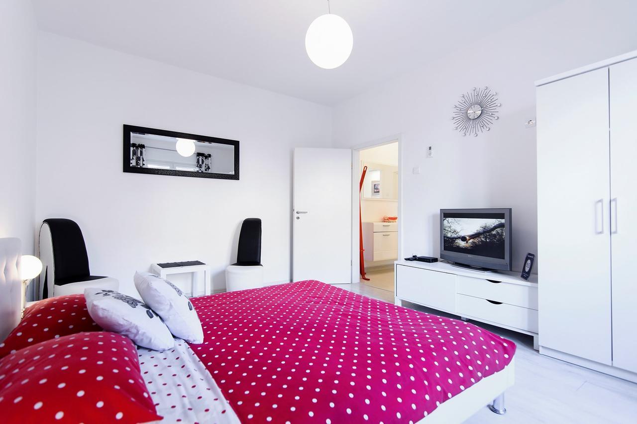 Fifi Apartment W. Parking In Old Town Zadar Extérieur photo