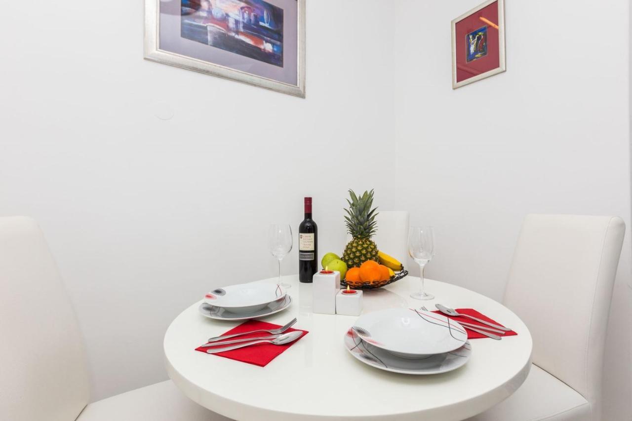 Fifi Apartment W. Parking In Old Town Zadar Extérieur photo